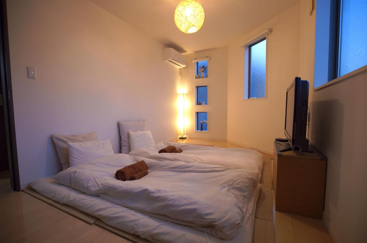 Qiqi House まるごと新築一軒家宿 Spacious New Home, 8 Guests, Easy Airport & Access *